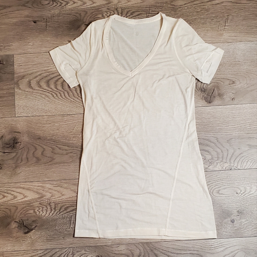 Lululemon Sheer v neck tee